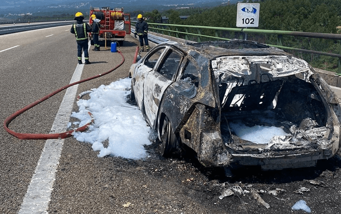 Carro arde na A3 A3 incendio