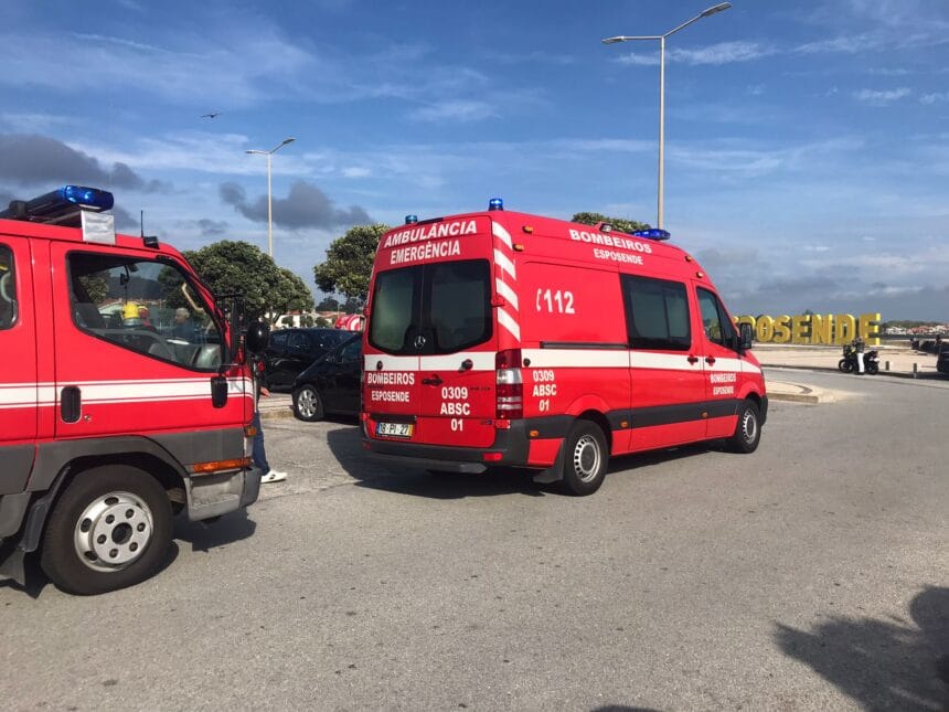 Esposende: Bombeiros resgatam bebé de carro estacionado na Praça da Lampreias BV Esposende resgatam bebe
