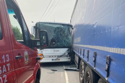acidente prado EN205 autocarro