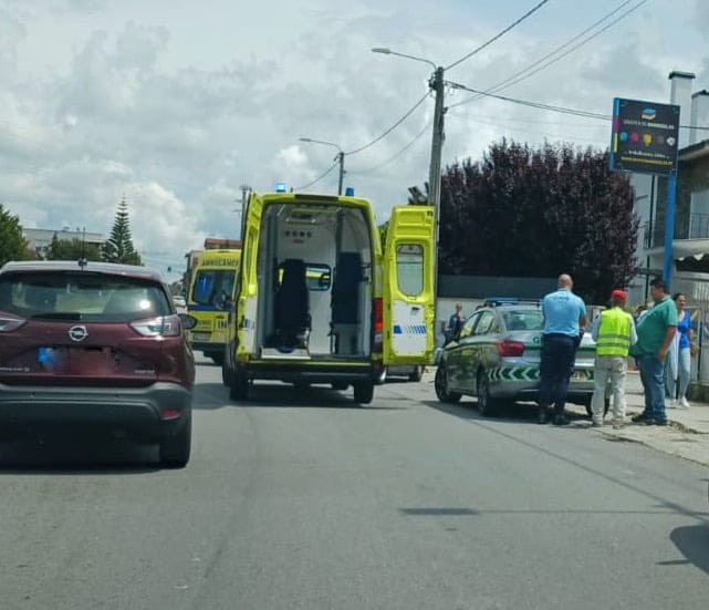 Viana: Um adulto e uma criança feridos após acidente rodoviário a envolver mota em Mujães acidente mujaes