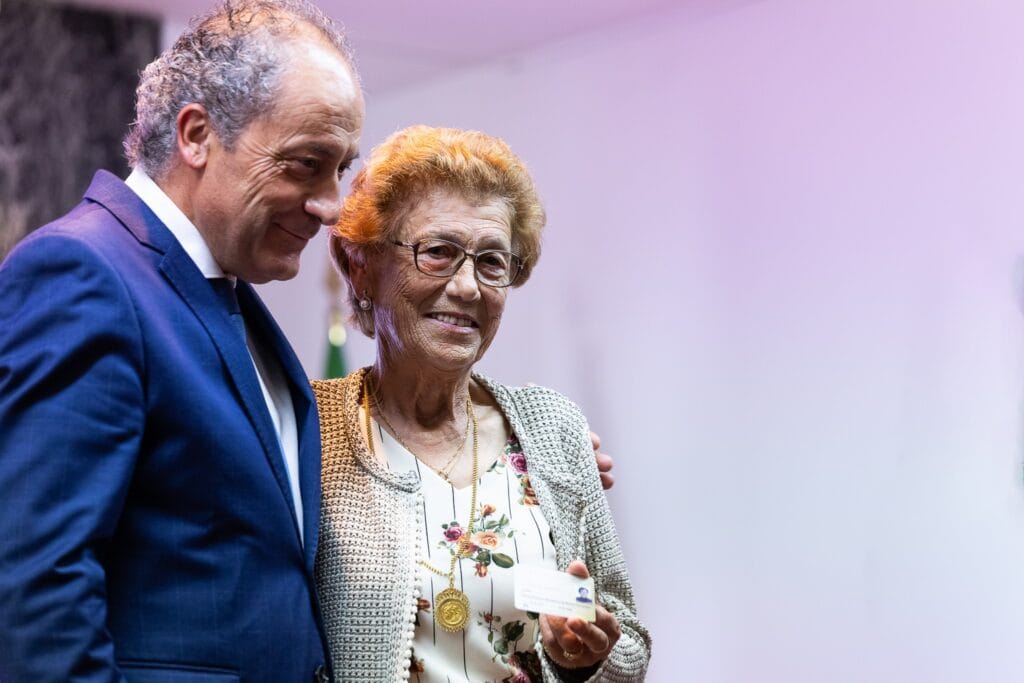 Esposende: Isa Joana Silva tornou-se a primeira artesã certificada na produção de cestaria em junco de Forjães Certificacao junco Forjaes 11