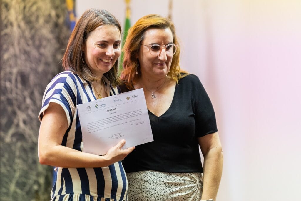 Esposende: Isa Joana Silva tornou-se a primeira artesã certificada na produção de cestaria em junco de Forjães Certificacao junco Forjaes 6