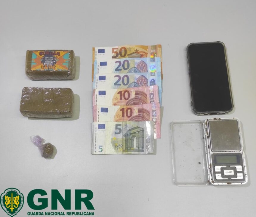 GNR: Nervosismo trama traficante. Apanhado com 410 doses de haxixe GNR droga caminha