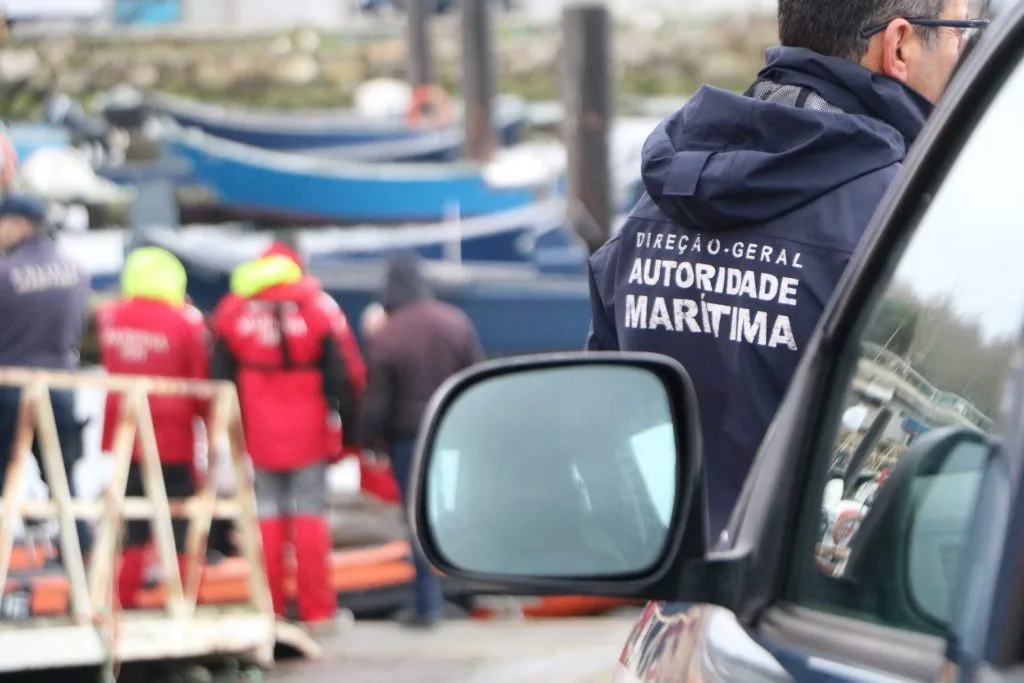 Carro cai ao mar e faz 2 mortos na Póvoa de Varzim Policia maritima