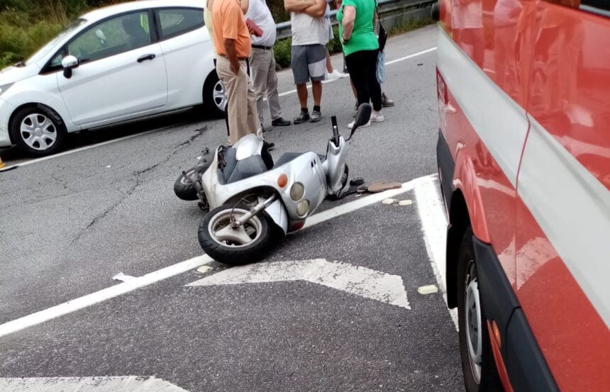 Barcelos: Colisão em Vila Cova de mota com carro faz um ferido na EN103-1 acidente vila cova en103_1