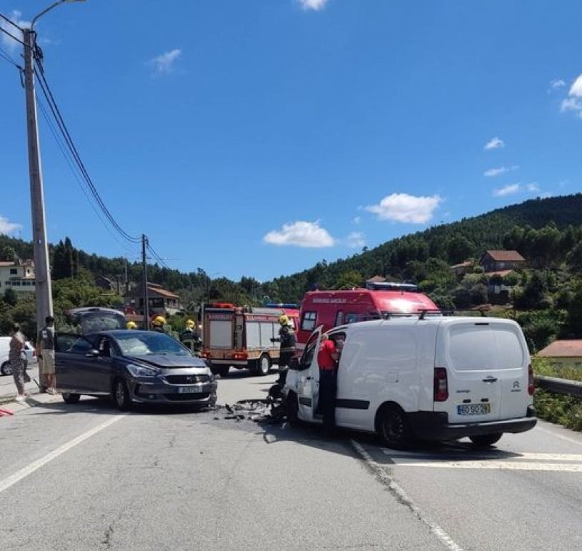 Barcelos: Mais um acidente. Desta vez nos Feitos com 4 feridos IMG 1883