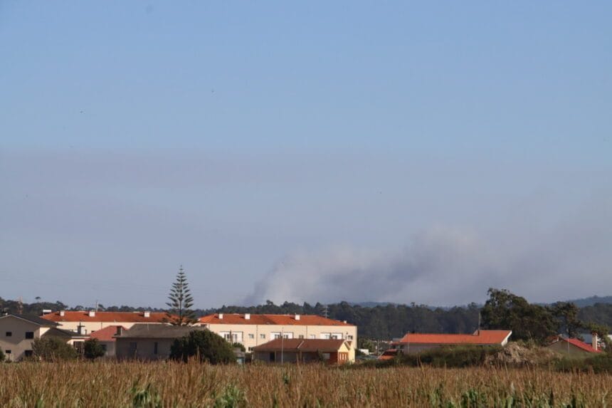 Incêndio de Rio Mau em Vila do Conde visto desde Esposende IMG 4867