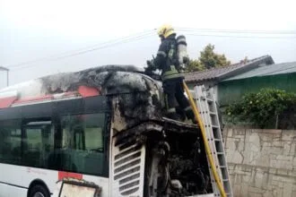 Autocarro arde em Barcelos
