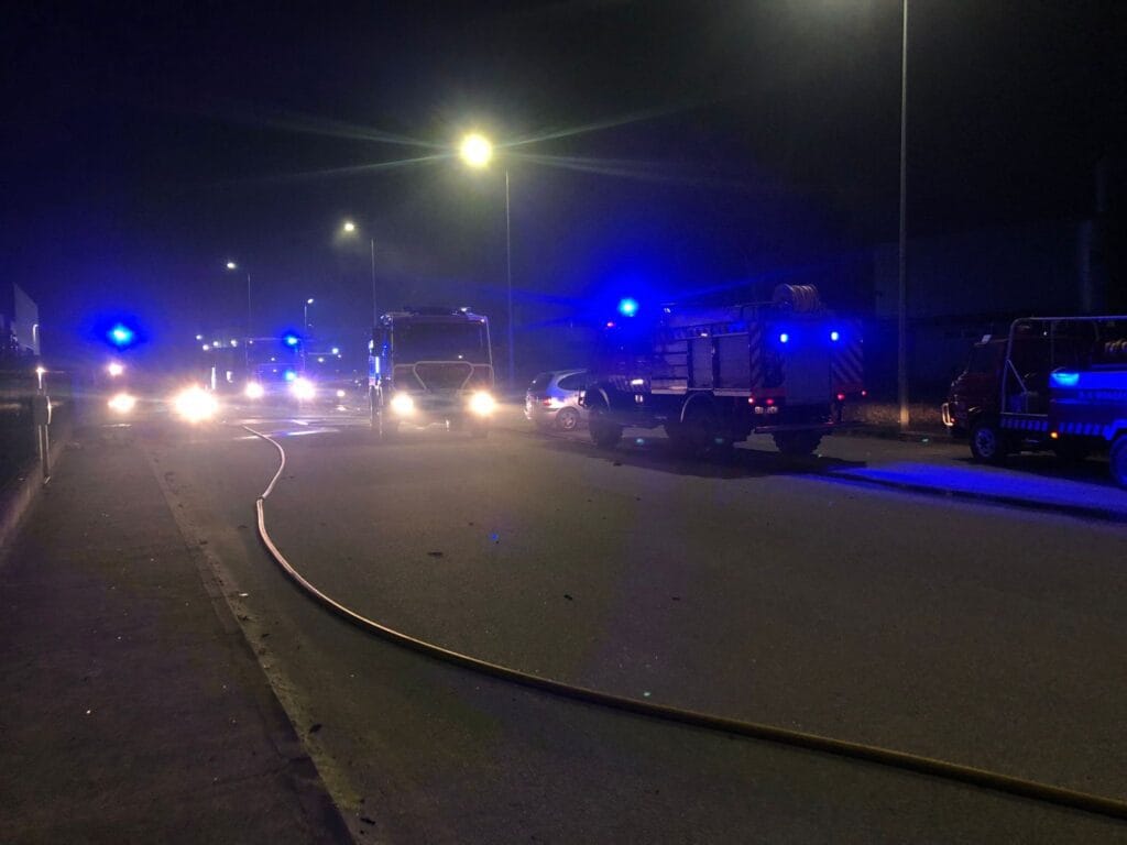Alto Minho: Fábrica de embalagens de produtos químicos e farmacêuticos tomada pelas chamas em Monção Moncao incendio fábrica