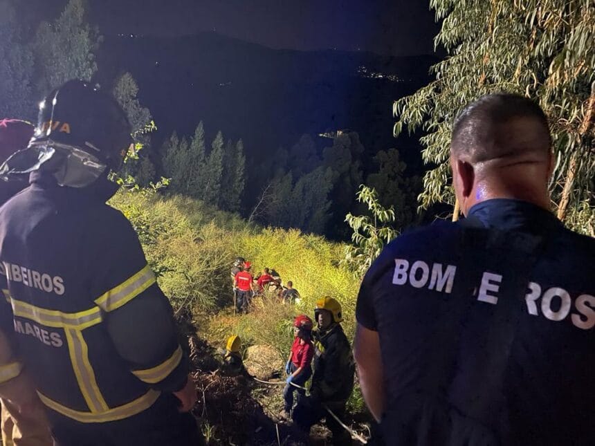 Baixo Minho: Despistam-se e caem a uma ravina em Amares bombeiros amares
