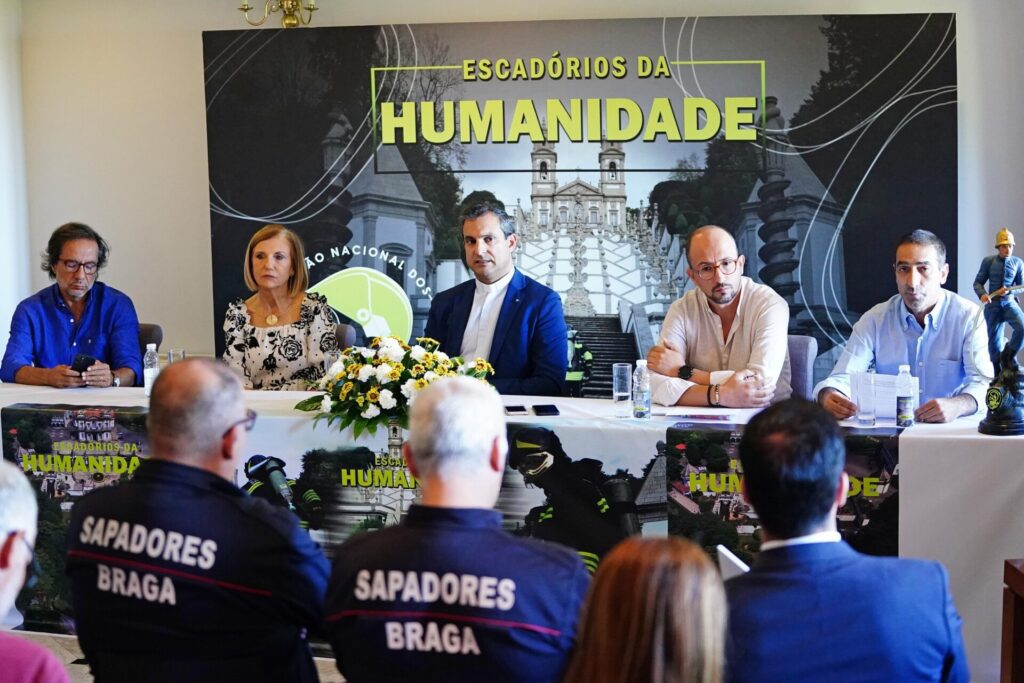 Braga: 1369 bombeiros vão subir os "Escadórios da Humanidade" 374183181 733098495525095 6240922186424197922 n