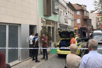 morto a tiro escritorio povoa de varzim