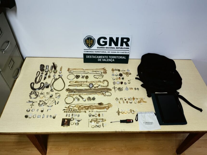 GNR: Já viu? Mais de 19 mil euros em ouro e prata recuperados em Valença GNR
