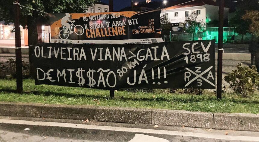 Futebol: “Oliveira rua”. Adeptos colocam tarjas a exigir demissão do treinador do Vianense Oliveira rua vianense