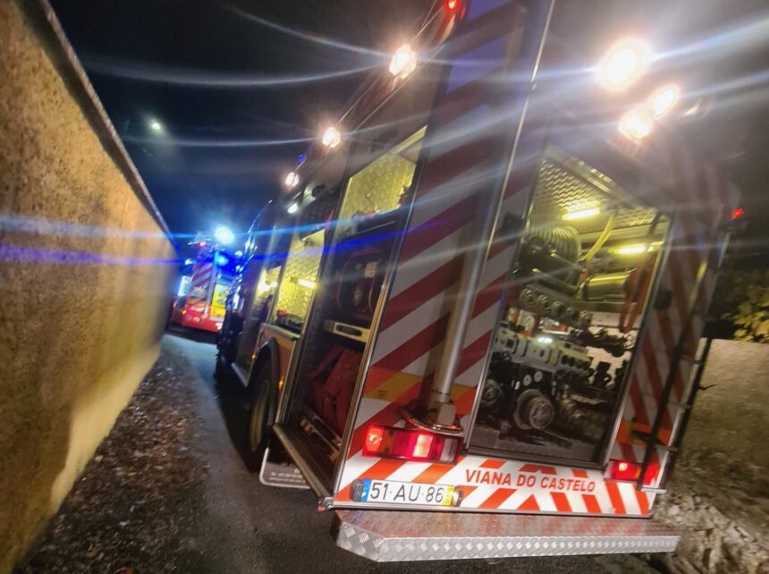 Viana: Incêndio numa habitação em Alvarães provoca um desalojado incendio alvaraes