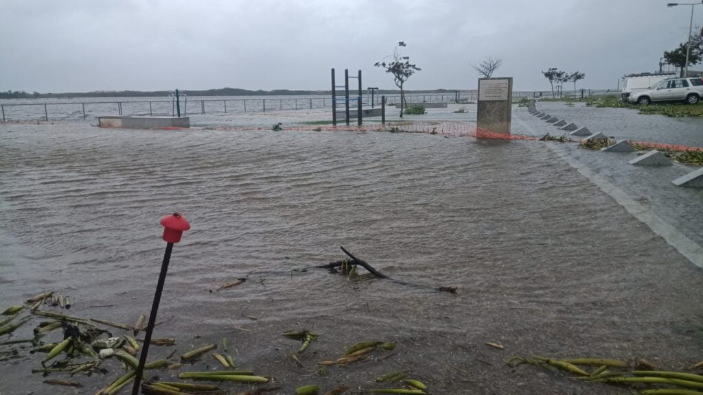 Esposende: Imagens mostram Rio Cávado a invadir parque na Marginal 2e0d7595 fa51 40fb 9ab0 761b9d108ccb