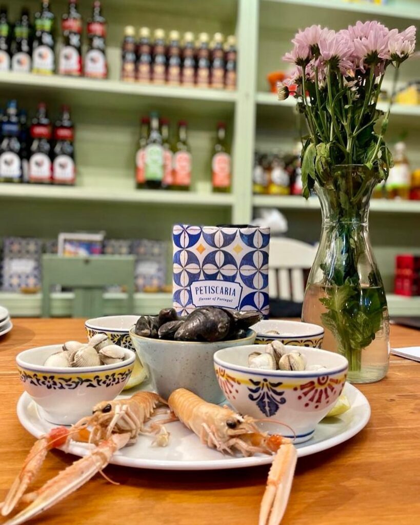 Único restaurante português em Helsínquia atrai clientela fixa curiosa pelos sabores nacionais petisqueira helsinki