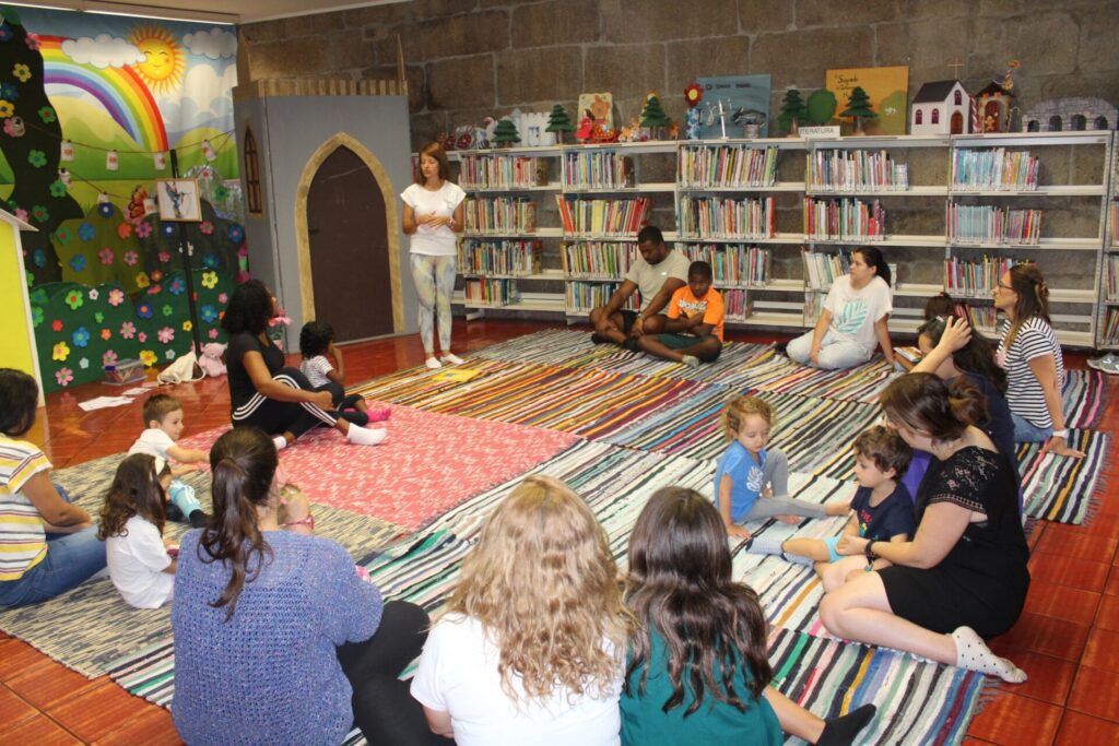 Ponte de Lima: Atenção famílias. Há yoga com histórias na Biblioteca yoga com histórias Ponte de Lima