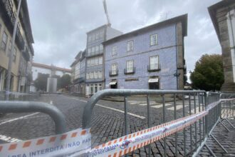 Prédio ameaça ruir em Braga