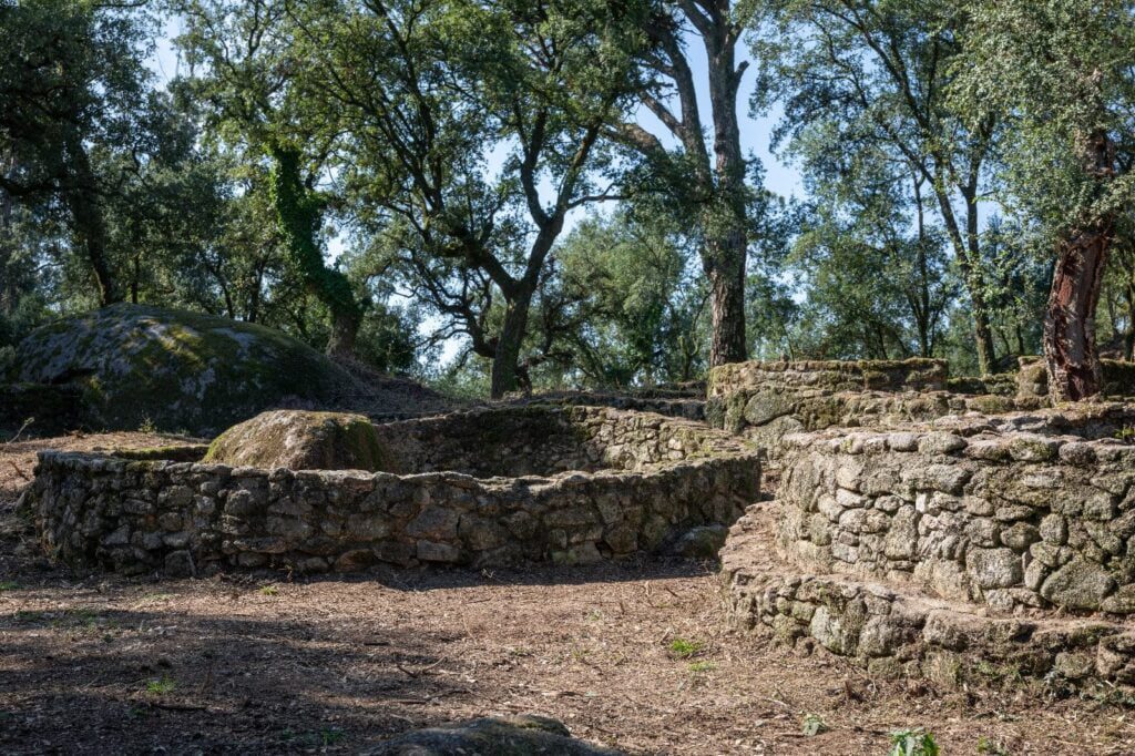 ruinas castelo faria castro