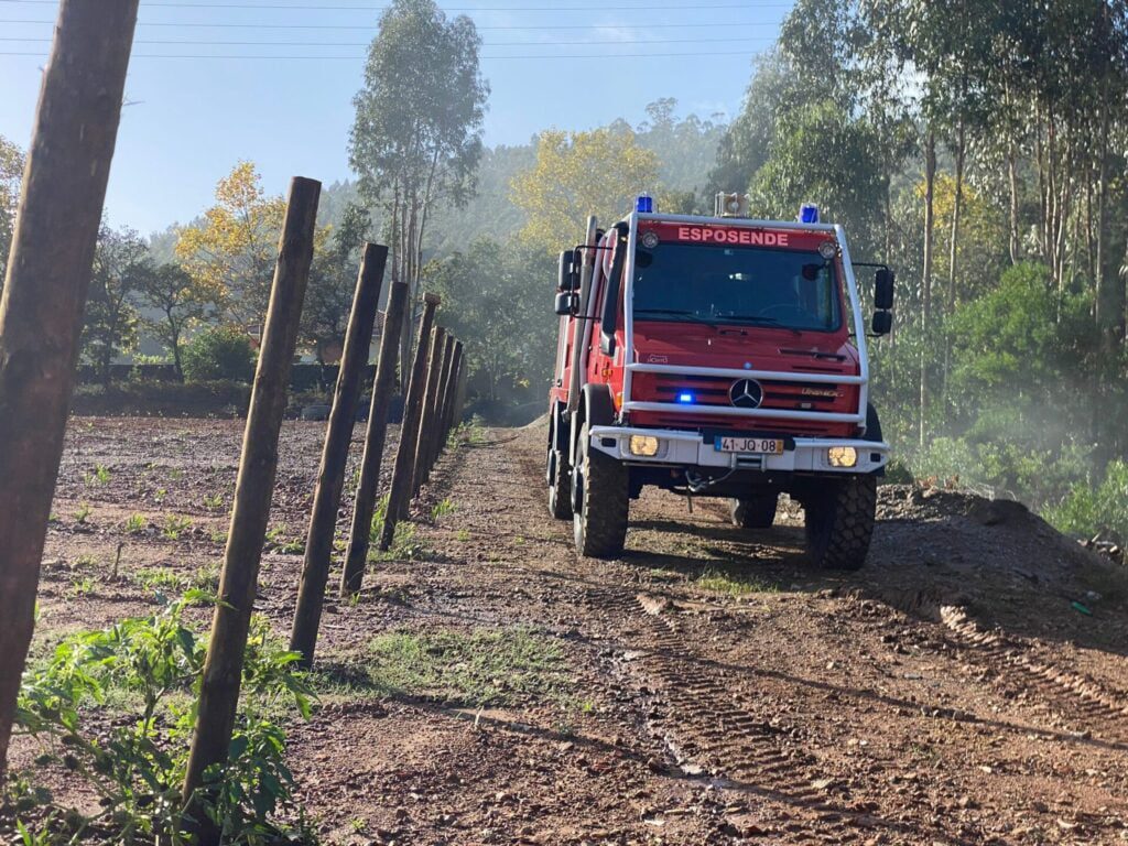 Esposende: Incêndio na Quinta da Seara destrói barracões bv esposende incendio quinta