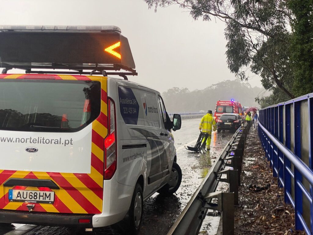 Esposende: Despiste na A28 faz um ferido Acidente A28 esposende