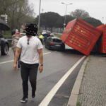 contentores na A28 dois feridos