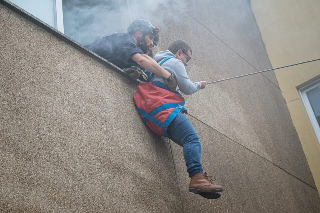 Guerra ou catástrofe? O que ter em casa em caso de emergência viana incendio terra treme