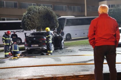 carro de matricula espanhol arde por horal axis ofir