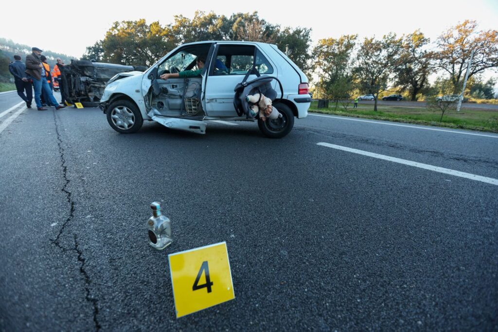 EN103: Automobilistas impressionados com acidente na Póvoa de Lanhoso simulacro povoa de lanhoso