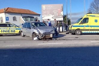 colisão frontal em Esposende Forjaes