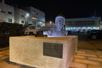 estatua ao bombeiro