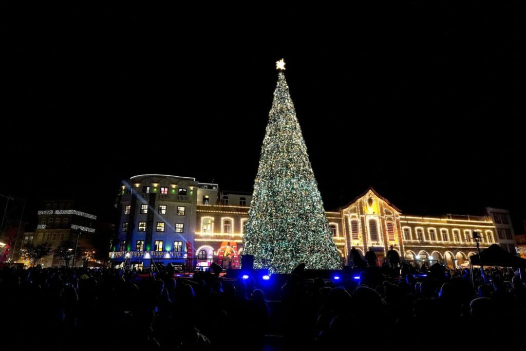 Braga: Mais de 15 mil para ver ritual das luzes de natal arvore de natal braga