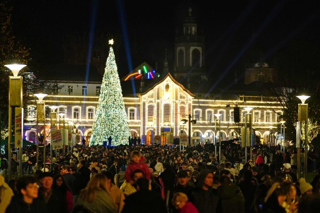 Braga: Mais de 15 mil para ver ritual das luzes de natal 407599965 784724577029153 381706255973199930 n