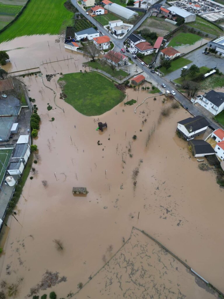 Imagens impressionantes dos efeitos da chuva na Estela 408690166 855484359914246 7994099712326522311 n