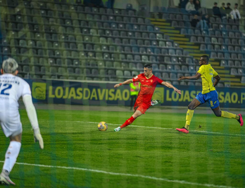Futebol: (c/vídeo) Gil afunda-se e Vitória empata o Bessa 410839940 825149976288043 5656691726002053036 n