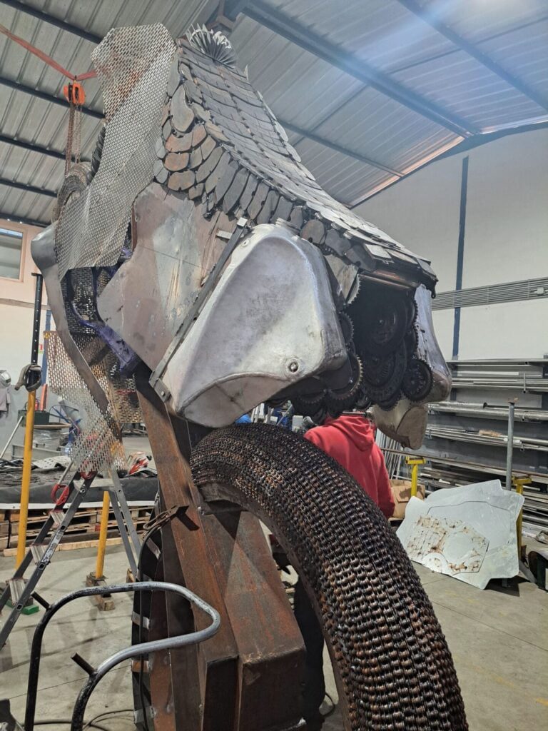 Motociclismo: Aqui estão as primeiras imagens da escultura de homenagem ao Paulo Gonçalves "Speddy" paulo gonçalves escultura