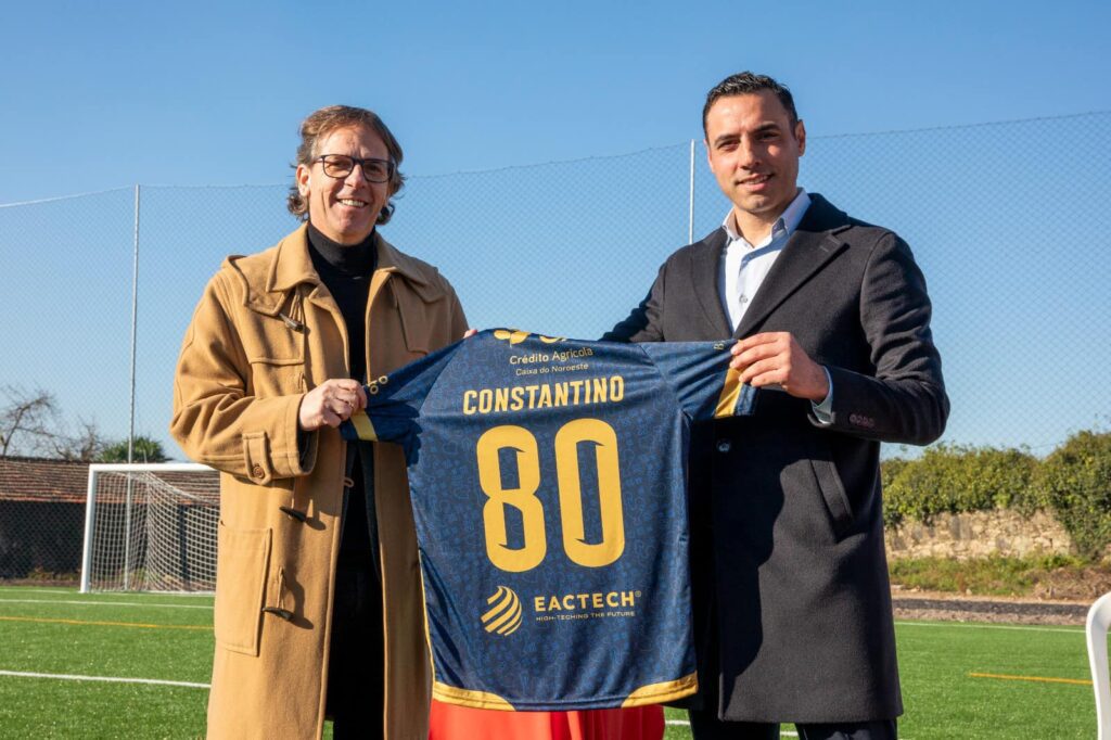 Futebol: Galo gigante de 4 metros marca nova etapa no Santa Maria Santa Maria FC