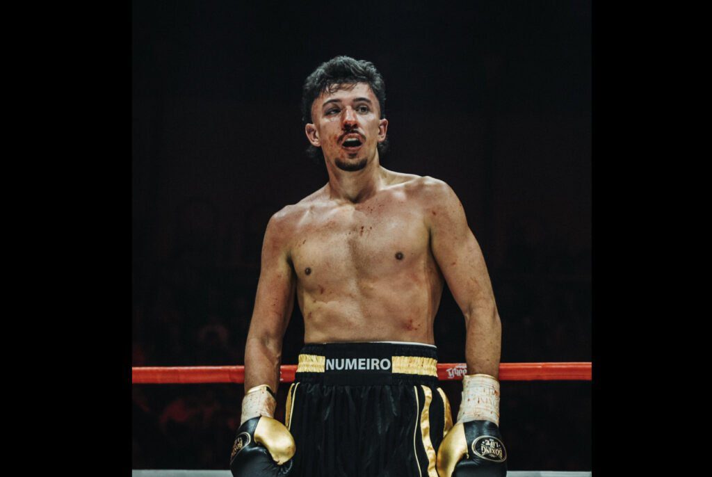 Boxe: Youtuber de Barcelos estreia-se no boxe e perde contra búlgaro numeio