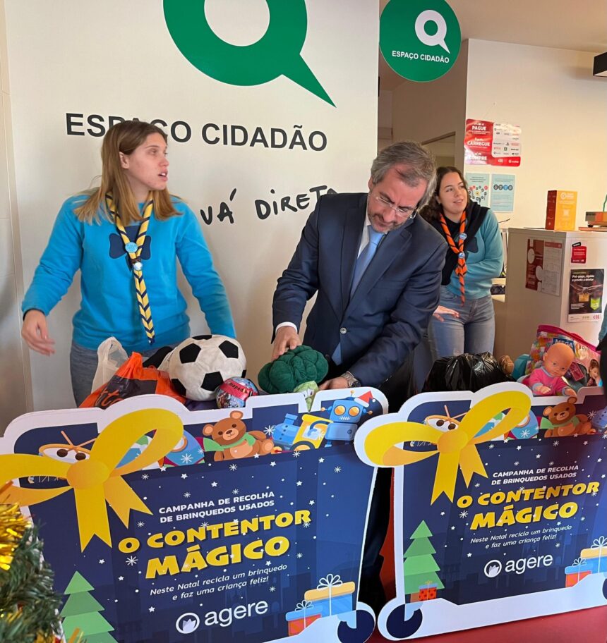 Braga: “Contentor Mágico" angariou centenas de brinquedos para crianças contentor magico