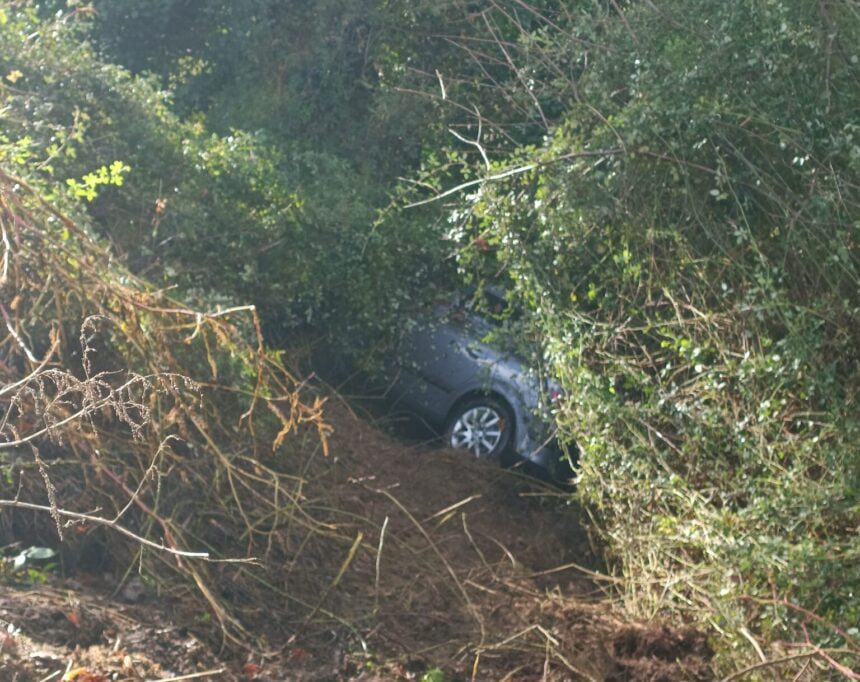 Ponte de Lima: Carro cai em ravina na EN201. Há duas vítimas cai carro em ravina