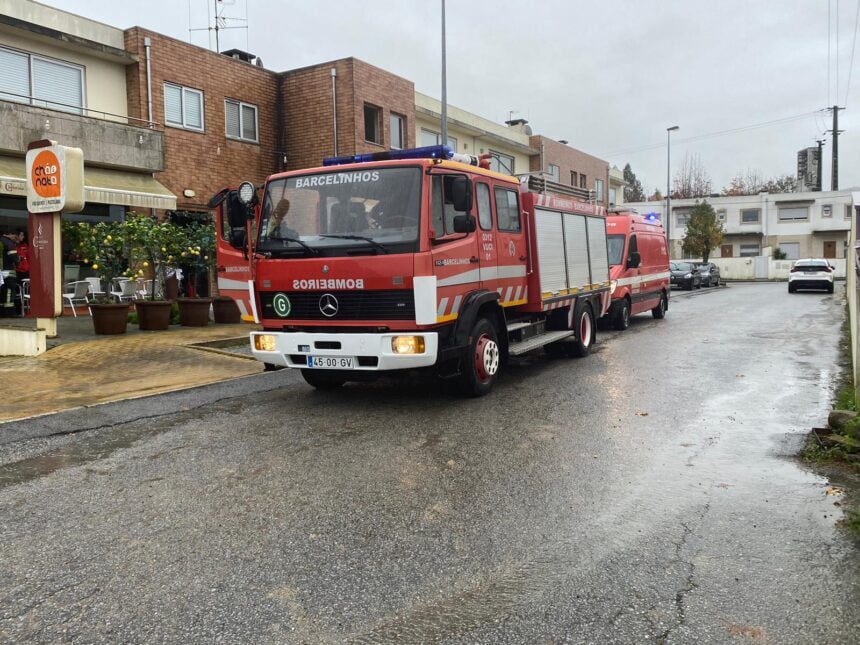 Barcelos: Incêndio em pastelaria e outro em habitação mobiliza bombeiros BV Barcelinhos