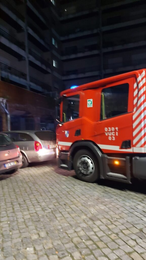 Braga: Consoada trouxe fuga de gás e incêndio em cozinha abae3ad4 9fdf 44c6 acc9 f35a9131d839