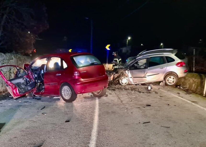 Viana: Três feridos graves em violenta colisão na EN203 em Vila Franca acidente Vila Franca - 1