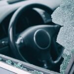 vidro partido carro assalto