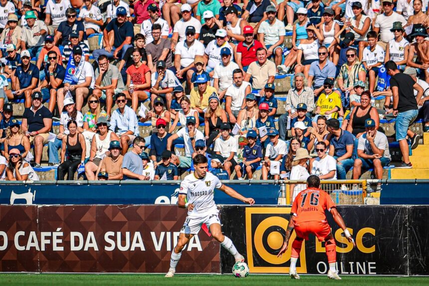 Futebol: Insulto racista a jogador do Vitória SC vale multa e proibição de ir a estádios famalicao racismo