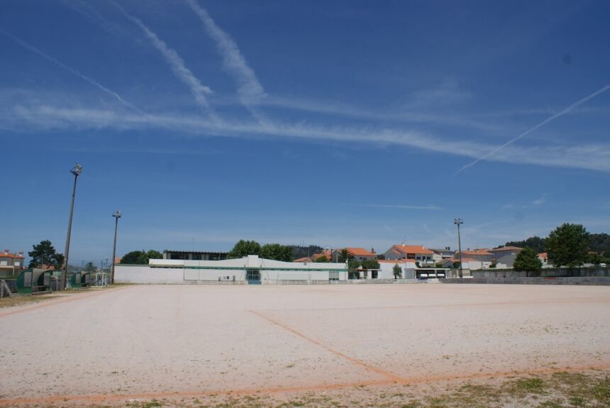 Futebol: Antas FC vai ter relvado sintético. Fica agora a faltar Gandra e Estrelas de Faro Antas FC Campo