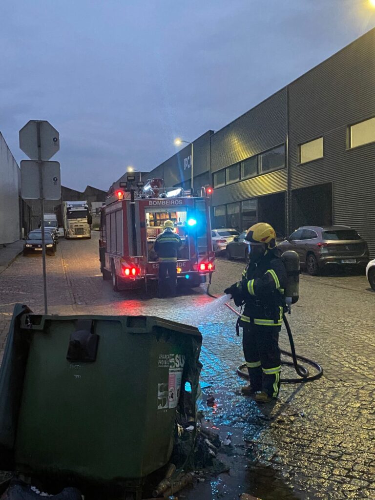 Esposende: Novo incêndio em contentor na zona industrial incendio carfer