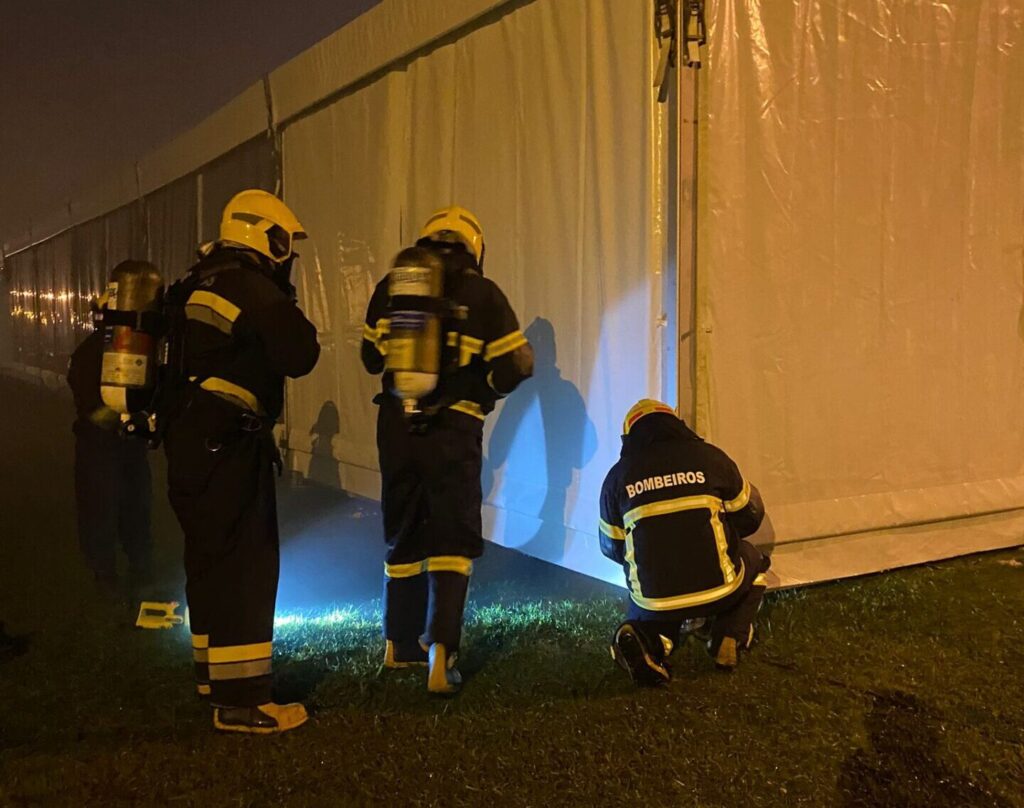 Esposende: Tenda de eventos alvo de vandalismo com fogo junto às Piscinas incendio esposende centro tenda