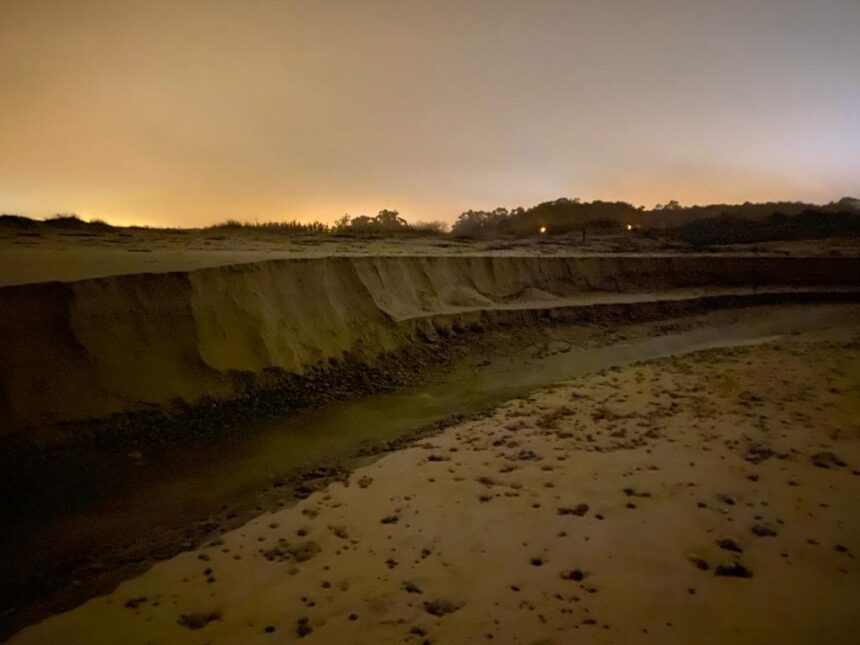 Esposende: "Canyon" de areia surge à boca do canal entre as praia Suave Mar e Cepães canyon praia cepaes suave mar